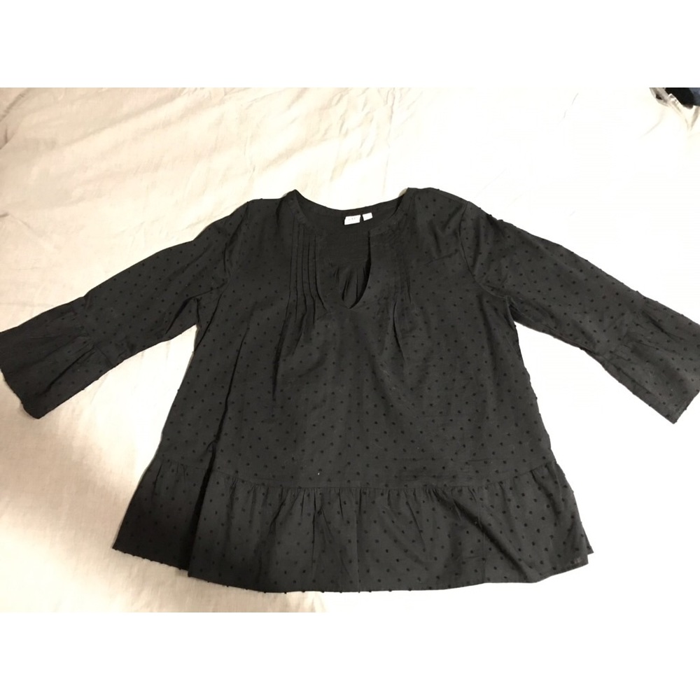 Black long sleeved blouse